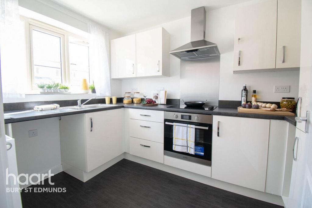 5 Purdys Close, Bury St. Edmunds 2 bed semidetached house for sale £137,500