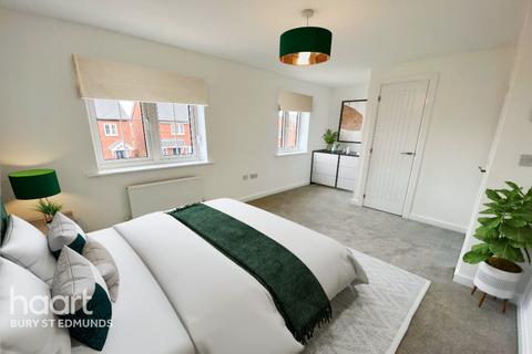 3 bedroom semi-detached house for sale - 6 Purdys Close, Bury St. Edmunds