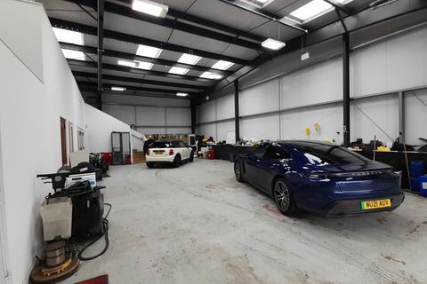 Industrial unit to rent - Units 1 And 2 Waterloo Trade Park, 81 Cleveland Street, Hull, HU8 7AU