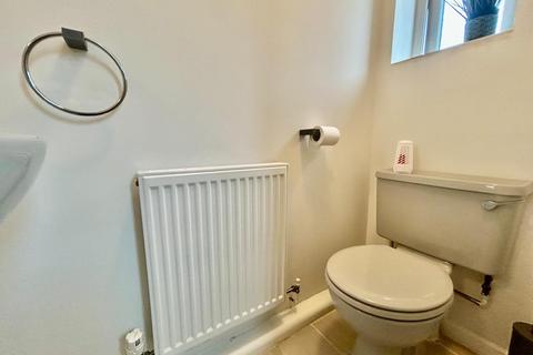 3 bedroom semi-detached house to rent, Bramble Hill, Beverley, UK, HU17