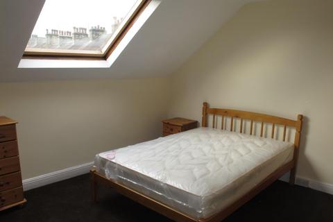 1 bedroom house to rent, Bingley Road, Shipley, West Yorkshire, BD18