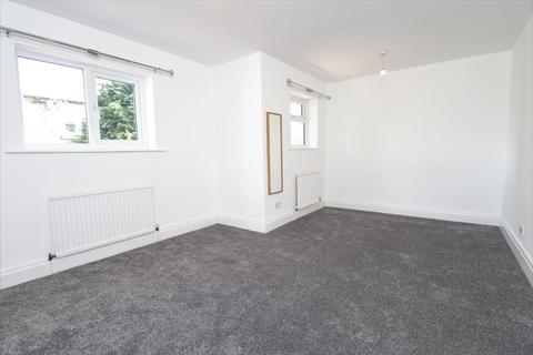 2 bedroom flat to rent, Football, Yeadon, Leeds, West Yorkshire, UK, LS19