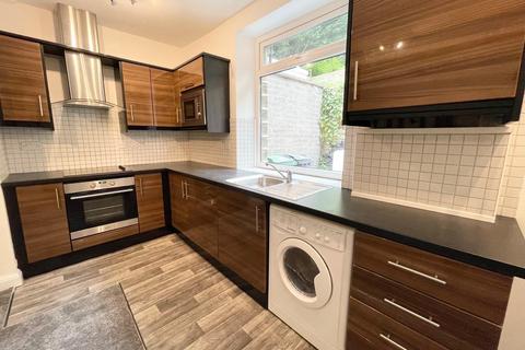 2 bedroom terraced house to rent, Lowergate, Huddersfield, West Yorkshire, HD3