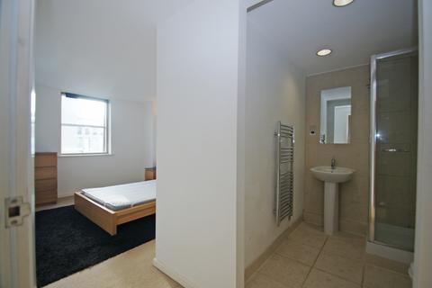 2 bedroom flat to rent - West Point, Wellington Street, Leeds, UK, LS1