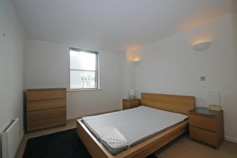 2 bedroom flat to rent - West Point, Wellington Street, Leeds, UK, LS1