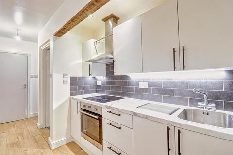 1 bedroom terraced house to rent, Woodhall Road, Calverley, Pudsey, West Yorkshire, UK, LS28