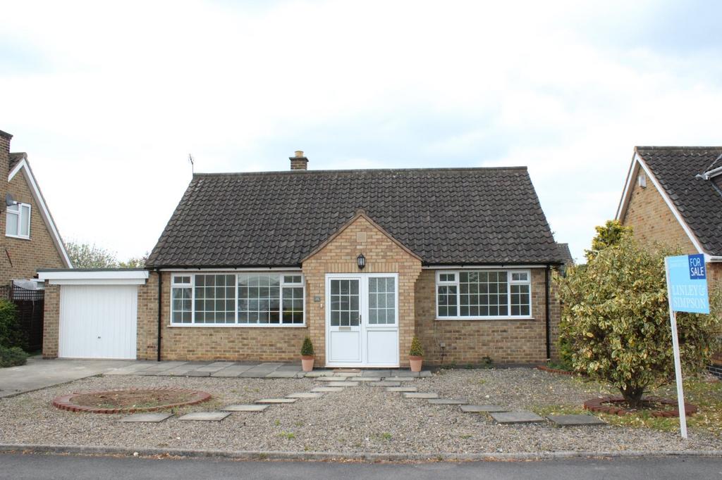 Meadlands, Appletree Village, York, YO31 3 bed bungalow £1,200 pcm (£