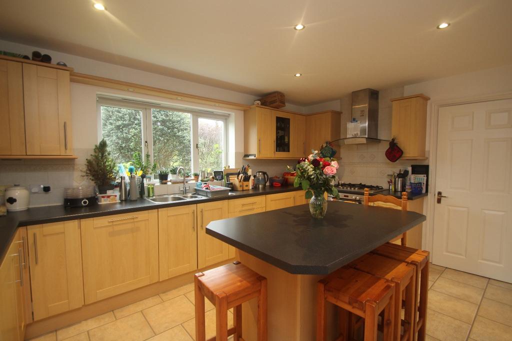 Spencers Way, Harrogate, North Yorkshire, HG1 5 bed house £2,550 pcm (£588 pw)