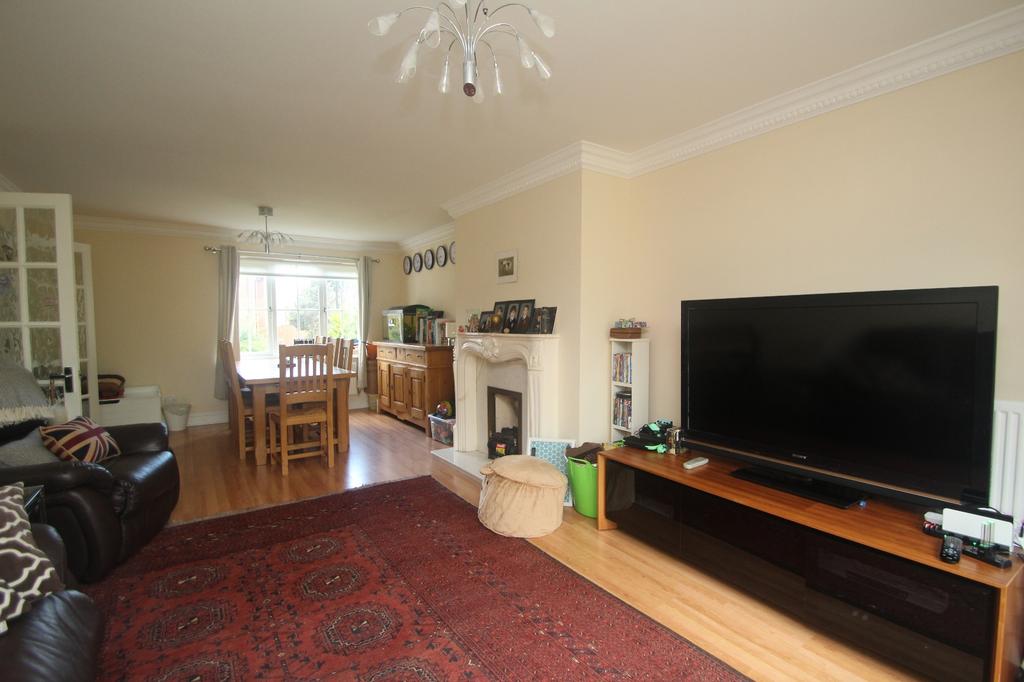 Spencers Way, Harrogate, North Yorkshire, HG1 5 bed house £2,550 pcm (£588 pw)