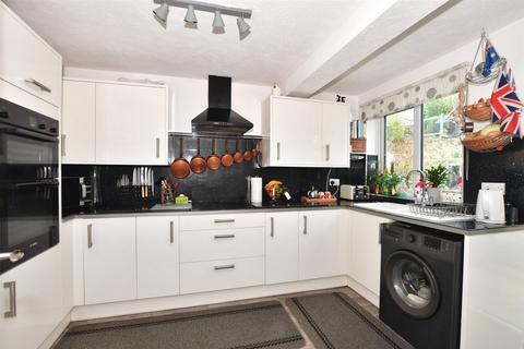 4 bedroom detached bungalow for sale - Lower Road, Temple Ewell, Dover, Kent