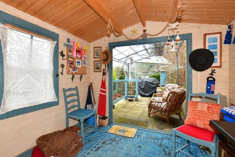 27 Lower Road, Temple Ewell, Dover, CT16 3DX