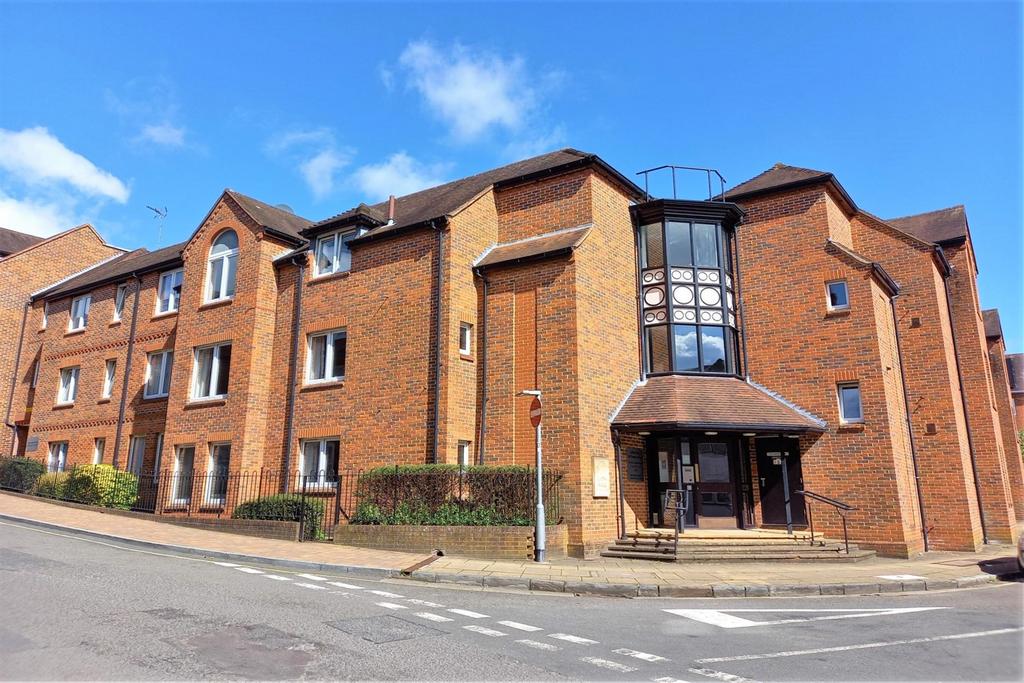 Winchester City Centre 2 bed retirement property for sale £325,000