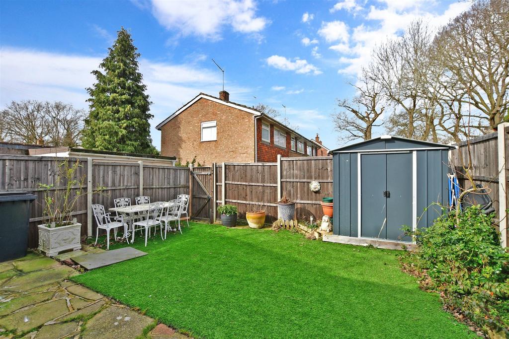 Crown Road, Edenbridge, Kent 2 bed terraced bungalow £400,000