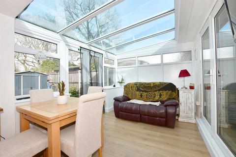 16 Crown Road, Edenbridge, TN8 6AW