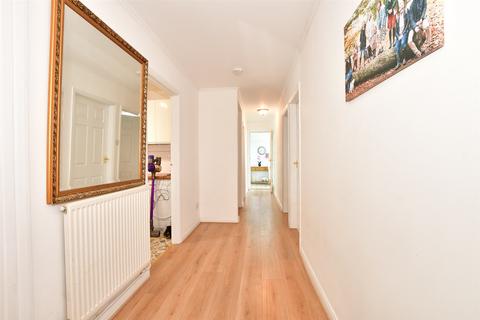 16 Crown Road, Edenbridge, TN8 6AW
