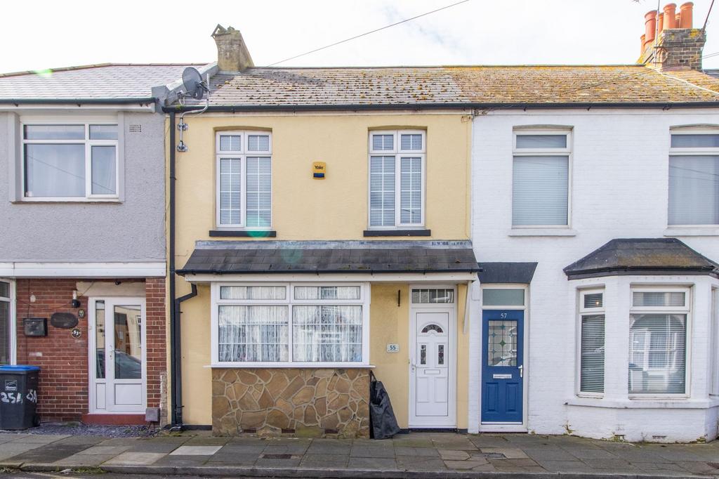 Nash Court Gardens, Margate, CT9 2 bed terraced house for sale £255,000