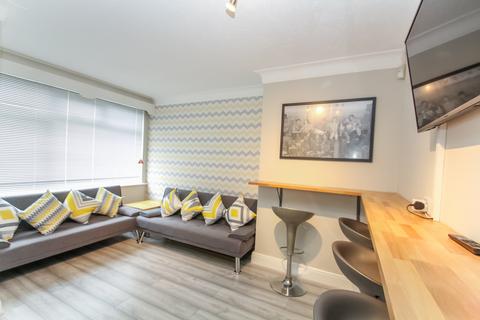 4 bedroom terraced house to rent, Hessle Road, Hyde Park, Leeds, LS6