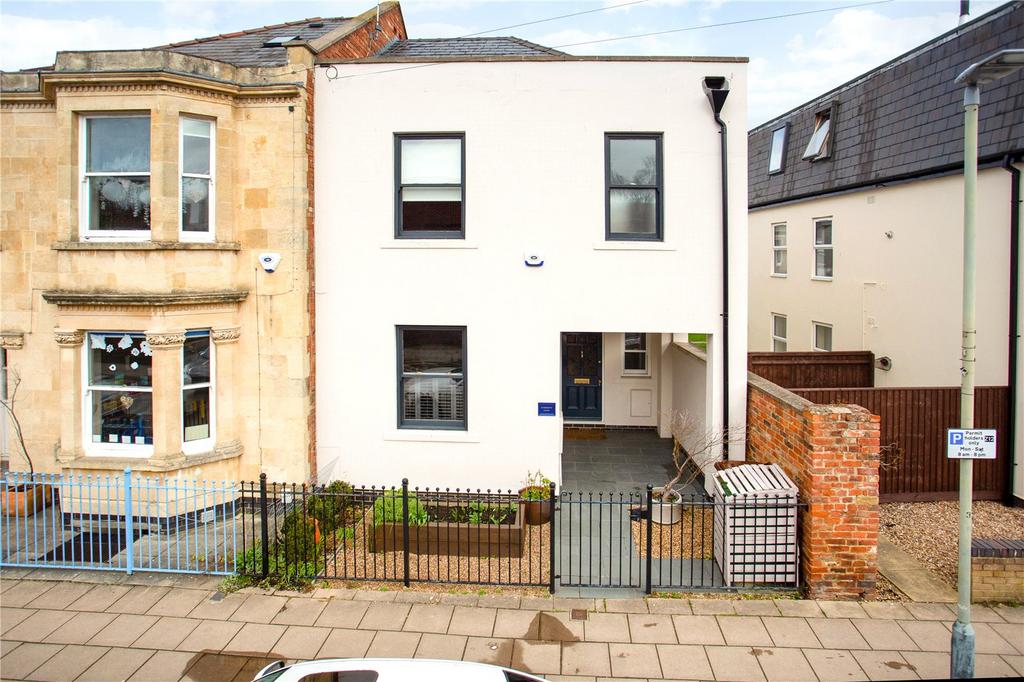 Knapp Road, Cheltenham, Gloucestershire, GL50 3 bed semidetached house