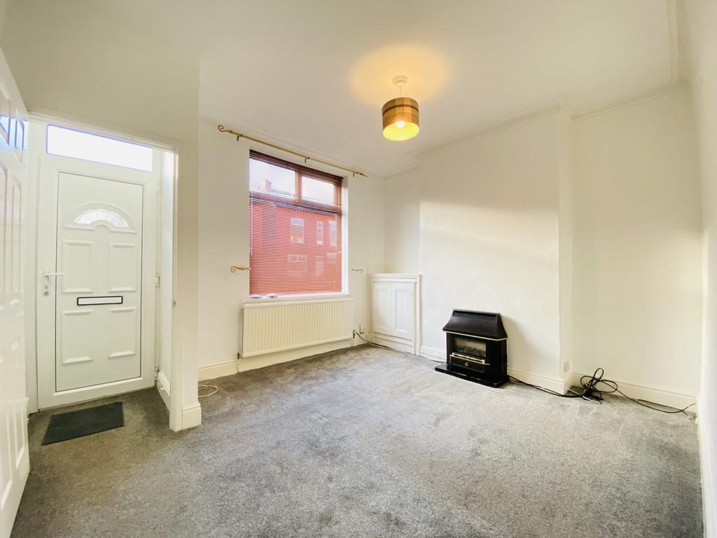 Islington Road, Great Moor, Stockport, SK2 2 bed terraced house £900