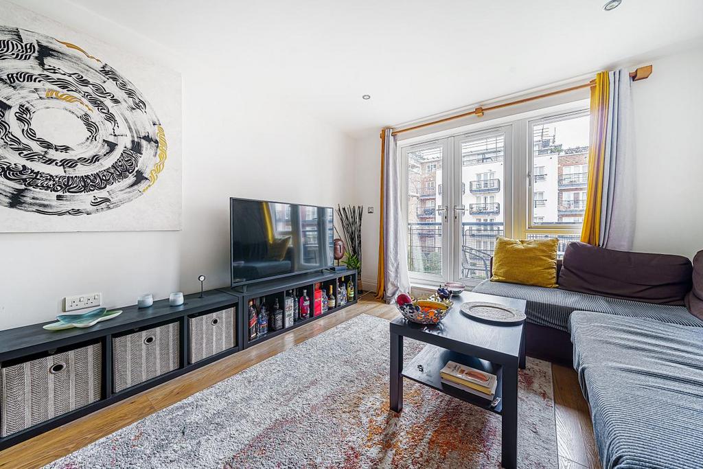Seven Kings Way, Kingston upon Thames 1 bed flat for sale £400,000