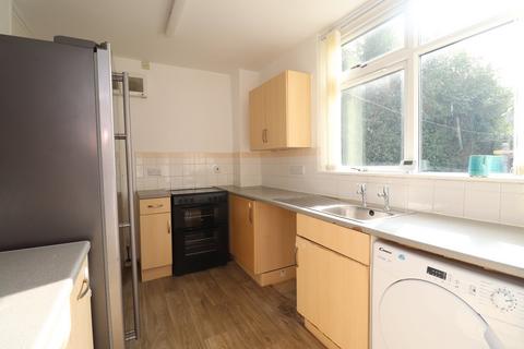 2 bedroom house to rent, Broom Gardens, Leeds, West Yorkshire, LS10