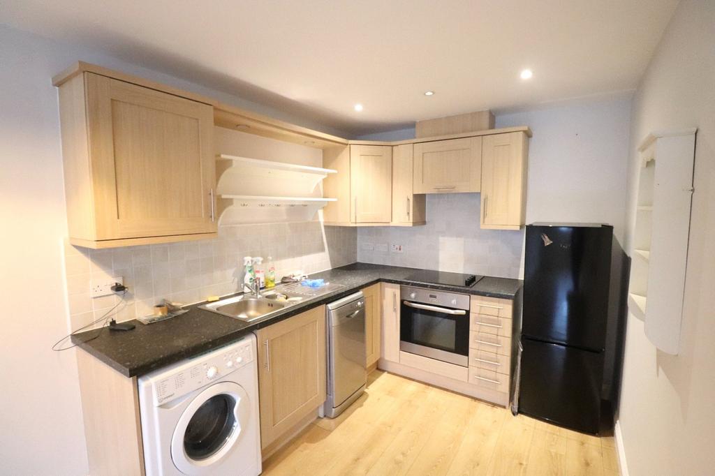 Horsforde View, Bramley, Leeds, West... 2 bed flat £775 pcm (£179 pw)