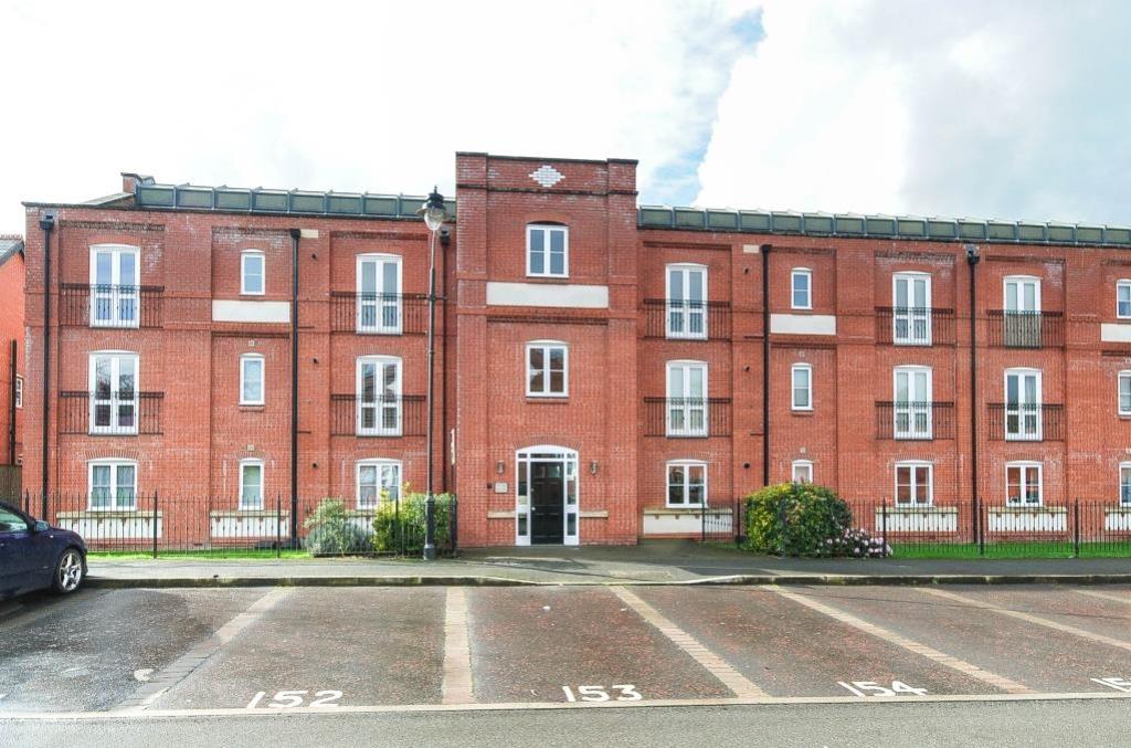 Trevore Drive, Standish, Wigan... 2 bed ground floor flat £625 pcm (£