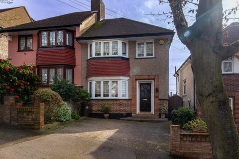 11 Heriot Avenue, London, E4 8AP