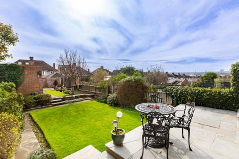 11 Heriot Avenue, London, E4 8AP