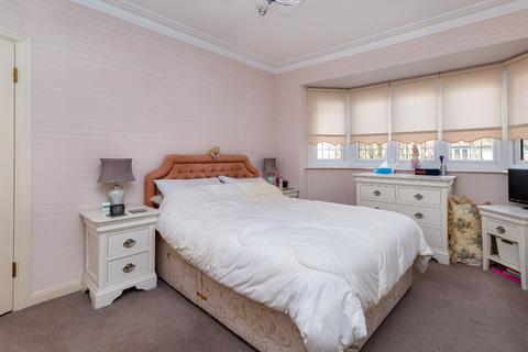 11 Heriot Avenue, London, E4 8AP