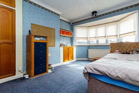 11 Heriot Avenue, London, E4 8AP