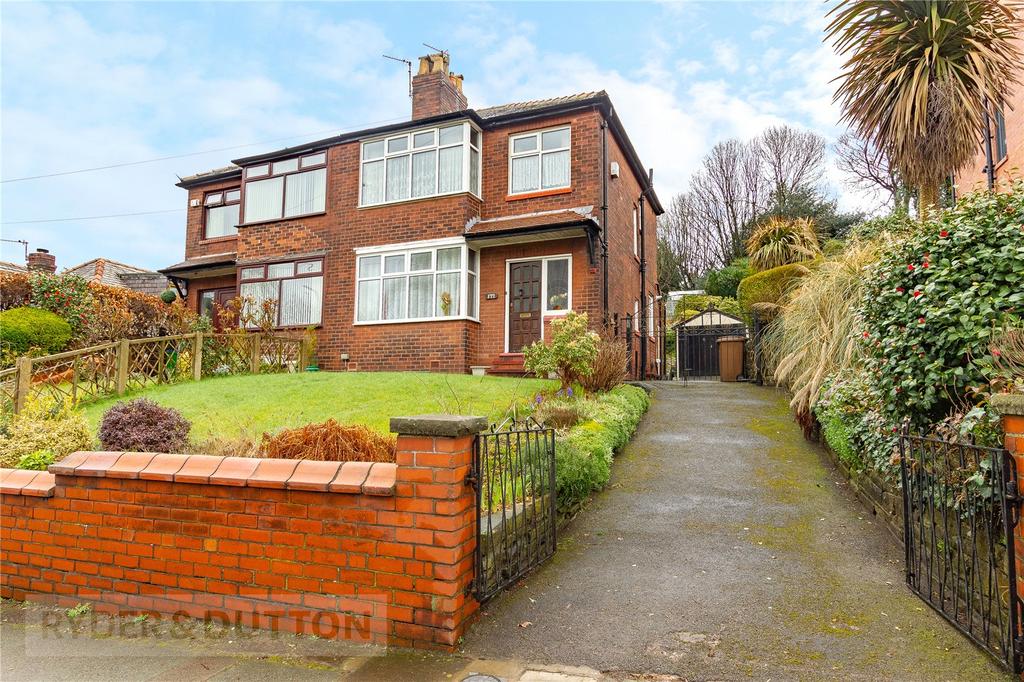 Manchester New Road, Alkrington, Middleton, Manchester, M24 3 bed semi