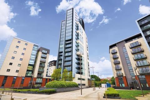 13/2, 1 Meadowside Quay Square, Glasgow, G11 6BS