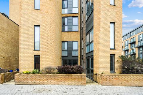 28 Baltic Avenue, Brentford, TW8 0LL