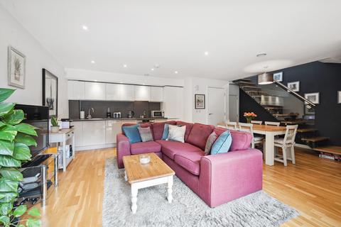 28 Baltic Avenue, Brentford, TW8 0LL