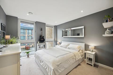 28 Baltic Avenue, Brentford, TW8 0LL