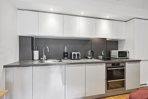 28 Baltic Avenue, Brentford, TW8 0LL