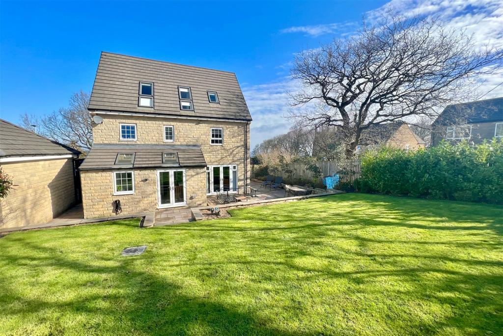 Church Drive, Hoylandswaine, Sheffield, S36 7LZ 5 bed detached house