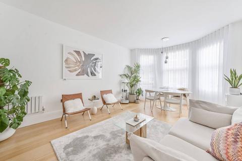 2 bedroom flat for sale, Nevern Square, Earls Court, London, SW5