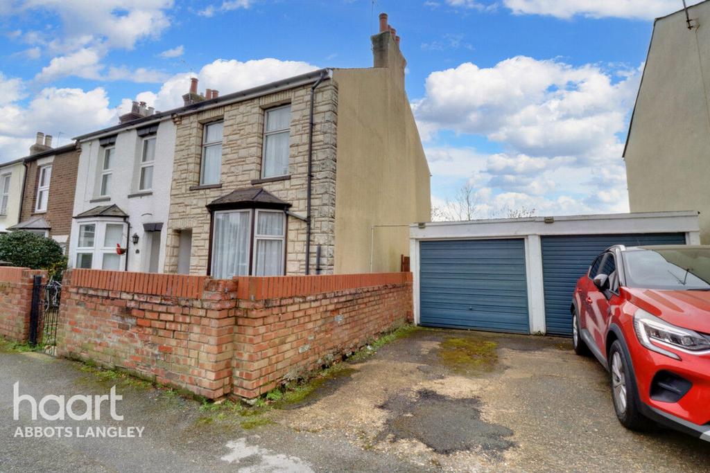 Breakspeare Road, Abbots Langley 3 bed end of terrace house for sale