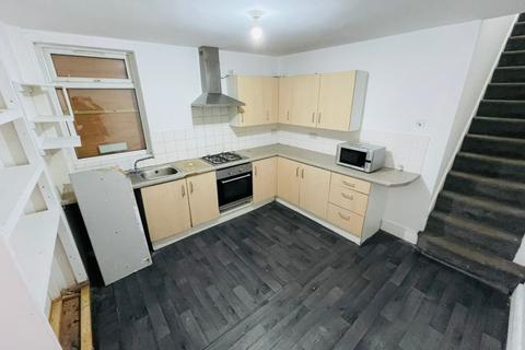 3 bedroom flat to rent, Woodgate Lane, Harbourne, B32 3QU