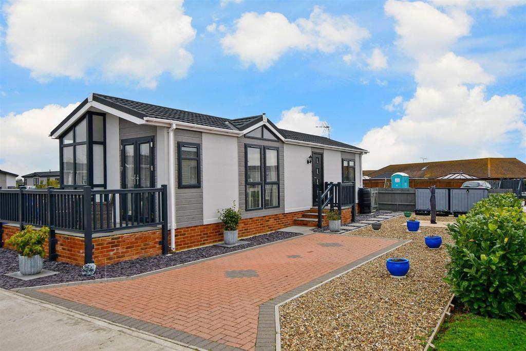 The Broadway, Minster On Sea, Sheerness, Kent 2 bed park home for sale