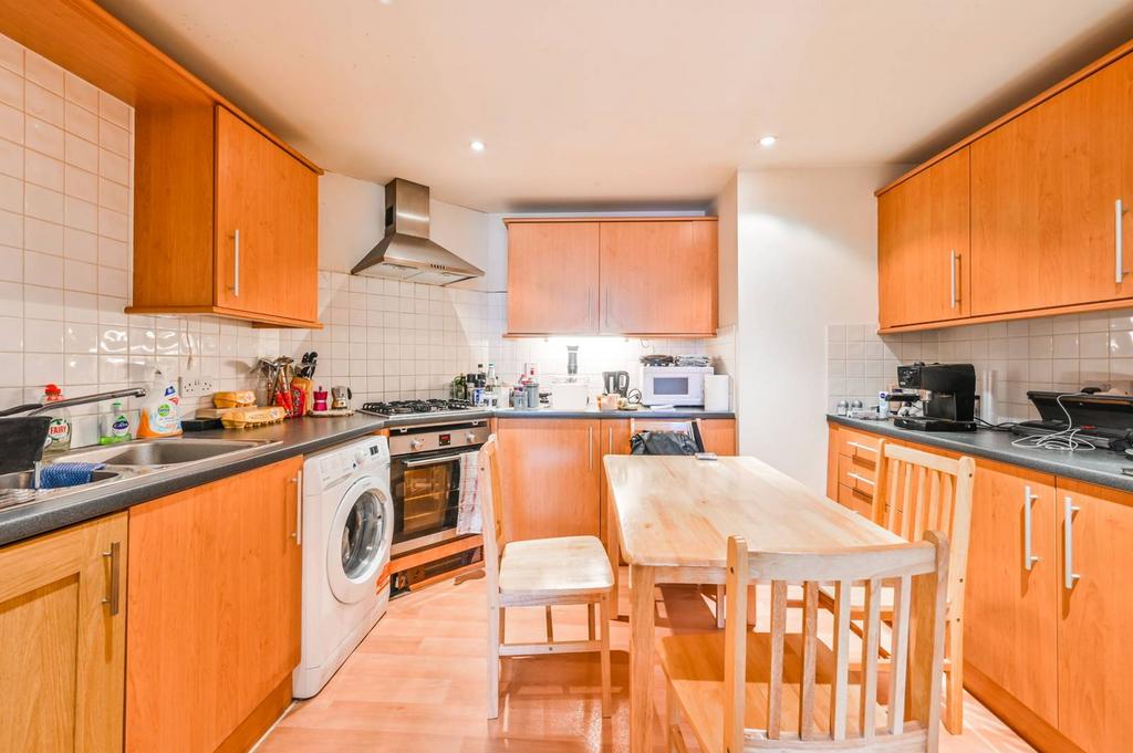 WINKFIELD ROAD, LONDON, N22 5HG, Wood... 1 bed flat £1,400 pcm (£323 pw)