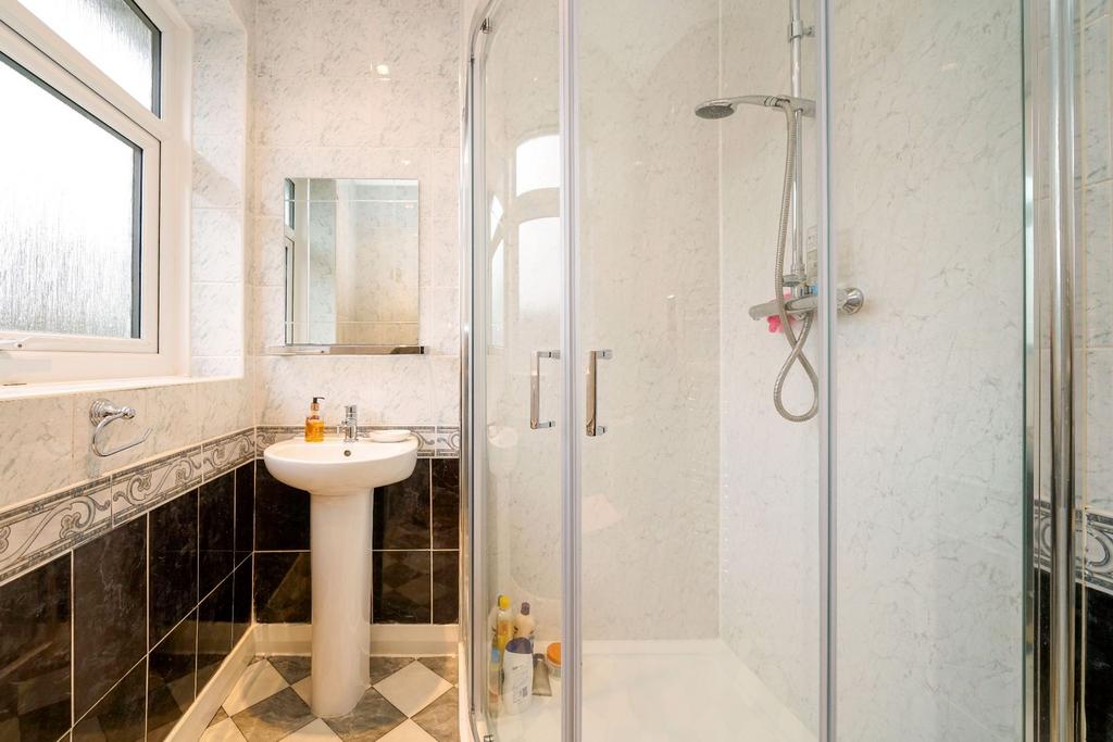 Familty Shower Room