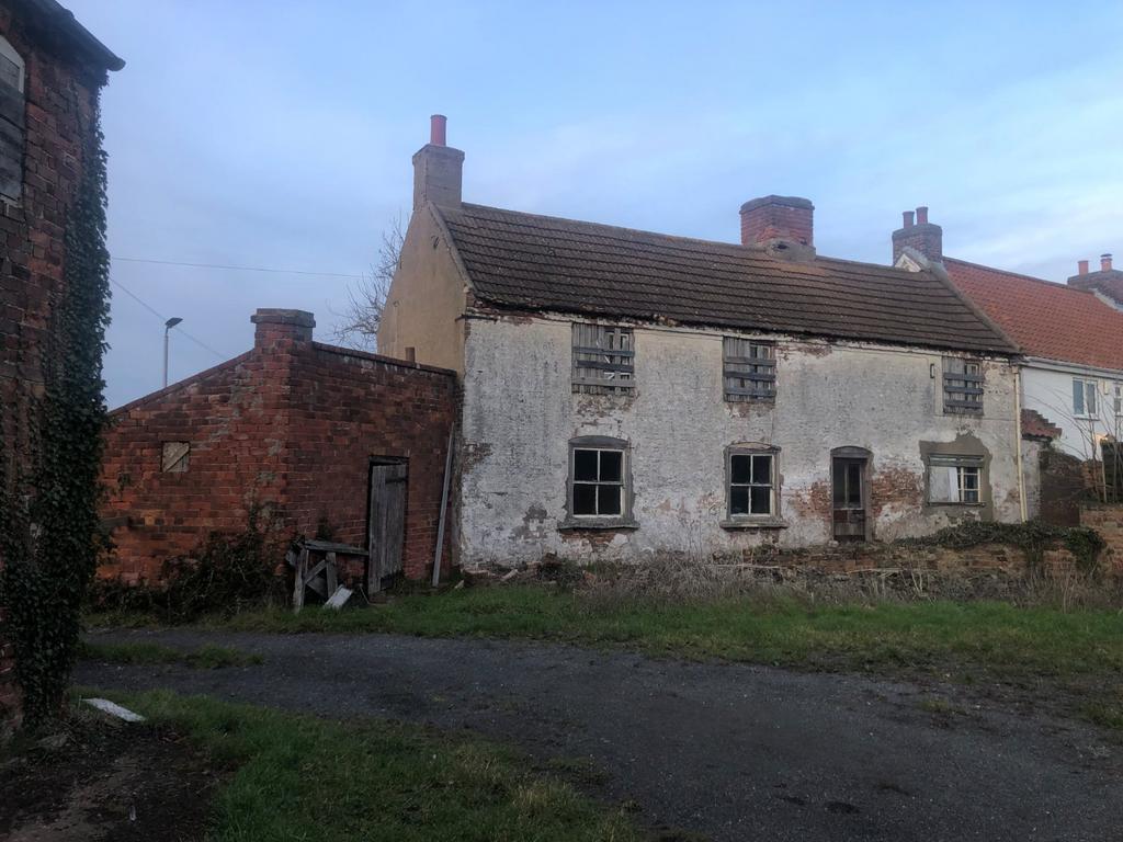 UPPERTHORPE ROAD, WESTWOODSIDE, DONCASTER, DN9 2 bed detached house for