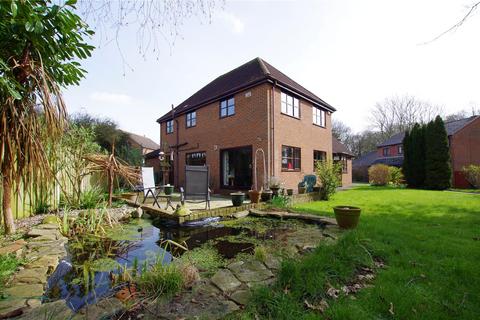 4 bedroom detached house for sale - Orchard Close, Roos, East Yorkshire, HU12