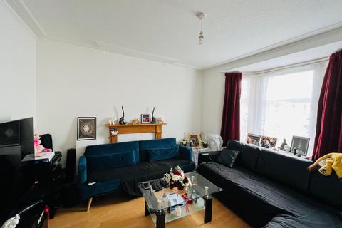 40 Albert Road, Hounslow, TW3 3RW