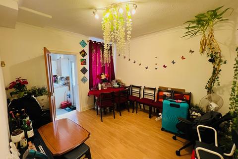 40 Albert Road, Hounslow, TW3 3RW