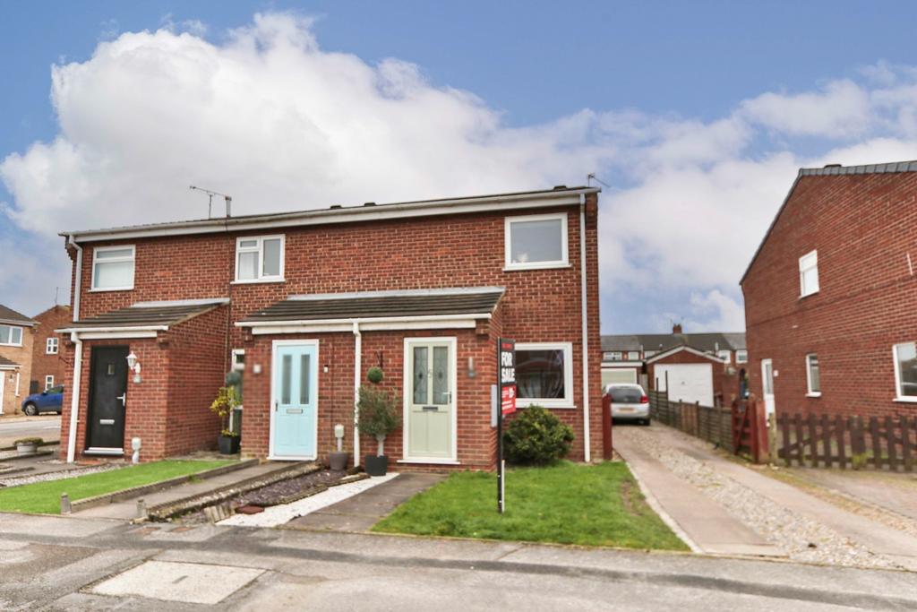 Primrose Drive, Hull, HU5 5QJ 2 bed end of terrace house £145,000