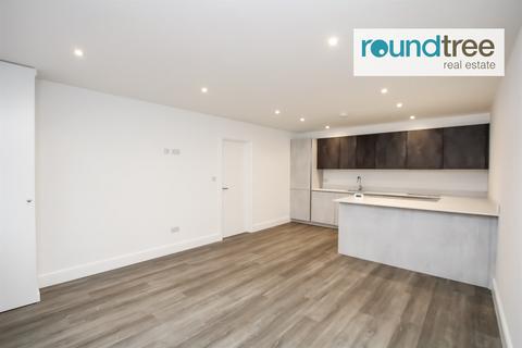 3 bedroom apartment to rent, Station Road, Hendon, NW4